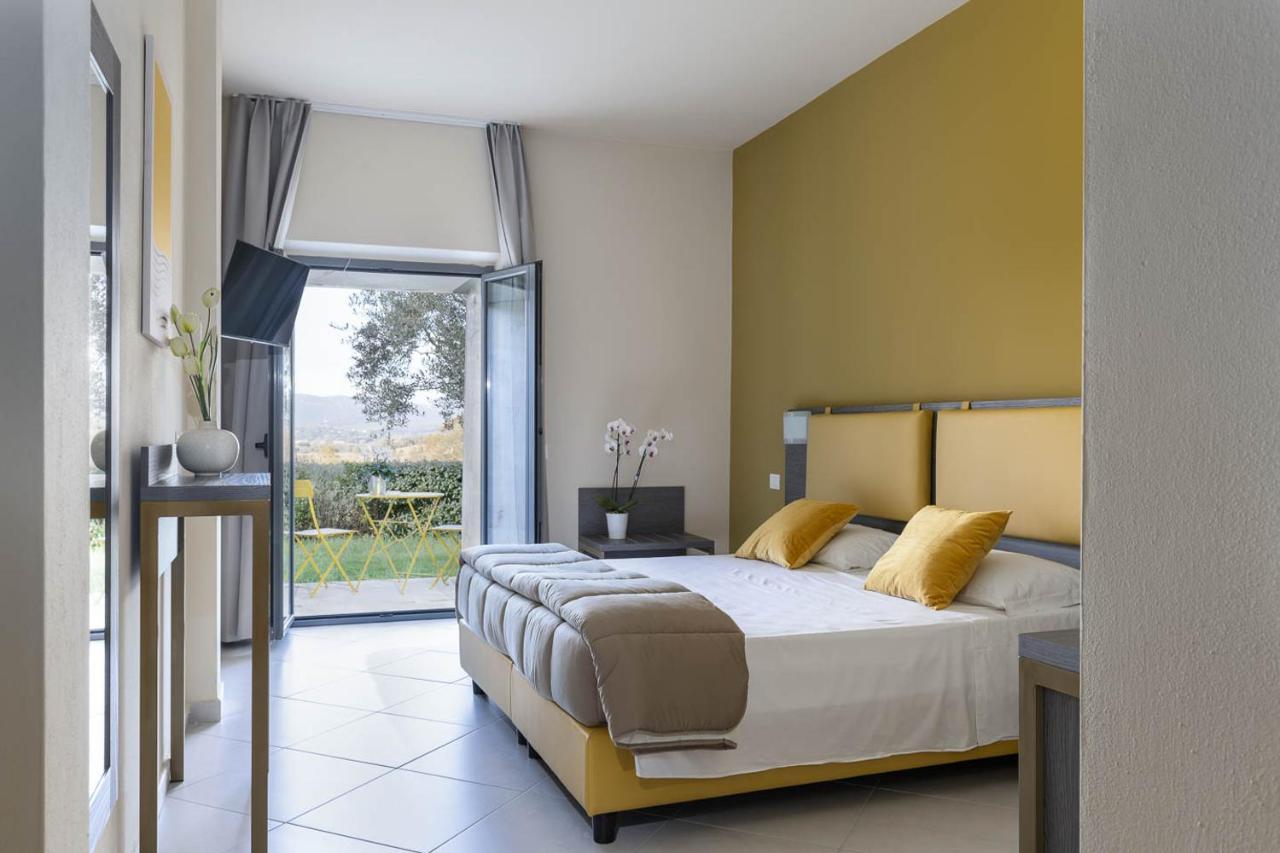 Tuscasi Aparthotel Sovicille Exteriör bild